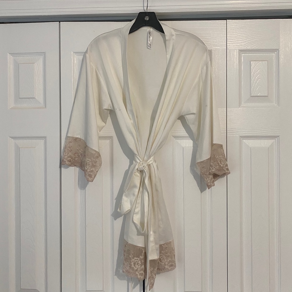Flora Nikrooz Silk robe